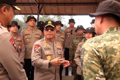 AB_WAKAPOLRI-PASTIKAN-EFEKTIVITAS-PENANGANAN-KARHUTLA-DI-LAHAN-GAMBUT